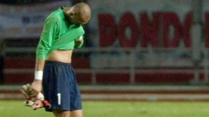 Eks Kiper Timnas Indonesia Ceritakan Kisah Dibalik Insiden Banting Gelas yang Sampai Membuat Pelatih Persib Bandung Dipecat