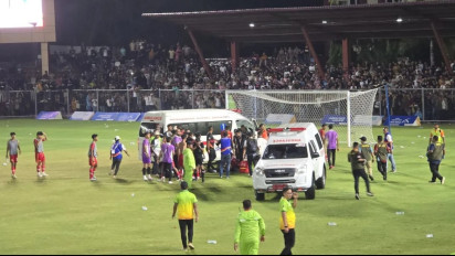 Kronologi Wasit PON 2024 Pingsan Kena Bogem Pemain di Lapangan: Keputusan Kontroversial hingga Penalti Gaib Diduga Jadi Penyebab