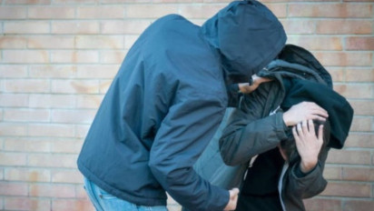 Wajah Wanita Diludahi Pemotor Hingga Pukul Pakai Helm, Cekcok di Jalanan Tangsel