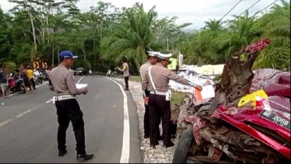 Kecelakaan Maut Truk vs Minibus di Jalan Lintas Barat Lampung, Dua Penumpang Minibus Tewas