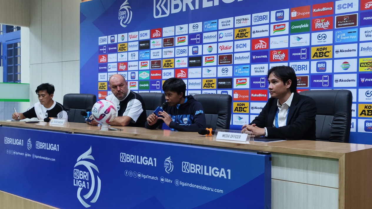 Edo Febriansah Bersyukur Persib Bandung Menang atas PSIS Semarang meski Maung Bandung Sempat Dihantui Satu Hal Ini
            - galeri foto