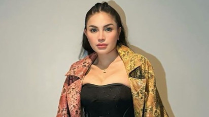 Nikita Mirzani Bikin Gebrakan Baru Lagi, Tampil Mesra Bareng Pembalap Fabio Quartararo di MotoGP Mandalika 2024