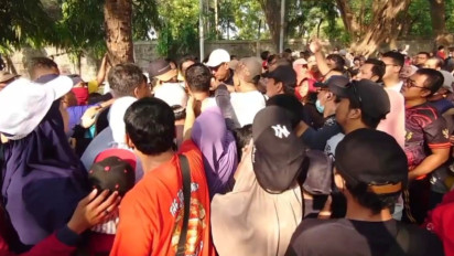 Jalan Sehat KPU Gresik Berujung Ricuh, Peserta Membludak Terlibat Saling Dorong