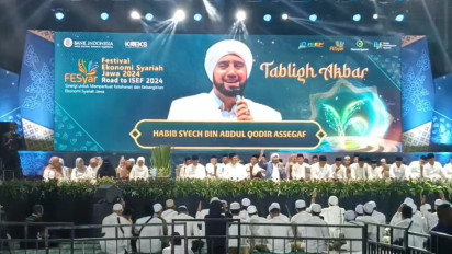 Ribuan Syekhermania Meriahkan Tabligh Akbar Maulid Nabi di Masjid Al Akbar Surabaya