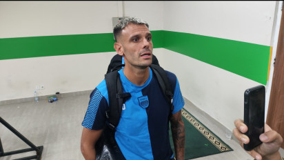 Makna Mendalam Selebrasi Tutup Telinga Tyronne del Pino Saat Bawa Persib Menang 2-1 Kontra PSIS