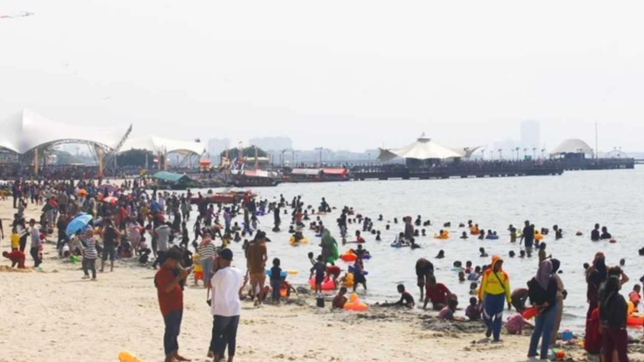 Momen Libur Panjang, 138.900 Wisatawan Serbu Ancol
            - galeri foto