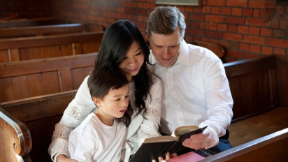 Renungan Harian Tentang Kasih dalam Keluarga dan Doa Pagi Kristen Memohon Penyertaan Tuhan