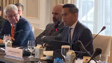 Ketua Umum Kadin Indonesia Anindya Bakrie berbicara mengisi sesi diskusi di Milken Institute Asia Summit 2024.