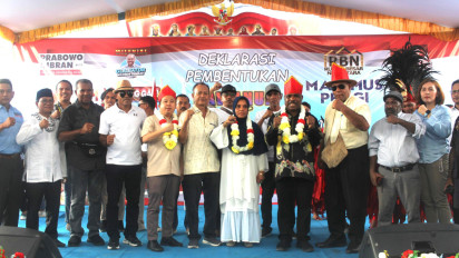 Disambut Meriah Masyarakat, Maximus-Peggi Hadiri Deklarasi Kawanua MP3