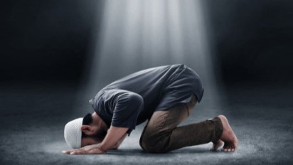 Bukan Hanya Tahajud, Jika Tak Bisa Bangun Saat Jam 3 Pagi Ustaz Adi Hidayat Sarankan Lakukan Dua Jenis Shalat Malam Ini