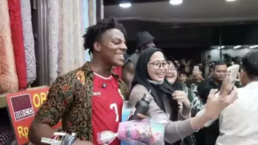 YouTuber IShowSpeed pakai jersey Timnas Indonesia