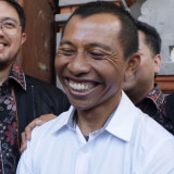 Bebas dari Tuduhan, I Nyoman Sukena Sujud Syukur Setelah Vonis Bebas Kasus Landak Jawa