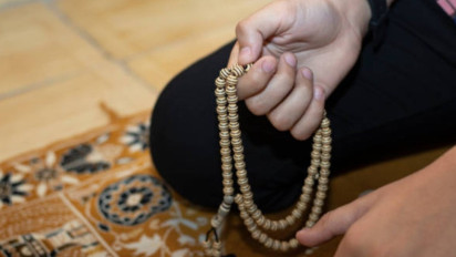 Jangan Pernah Tinggalkan Zikir Istighfar, Simak Tafsir Surah Ali Imran Ayat 17