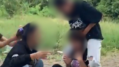 Viral Video Bullying Gadis Remaja SMP di Jambi Disundut Rokok, Disiram dan Dijambak, Ternyata Gara-gara Masalah Sepele