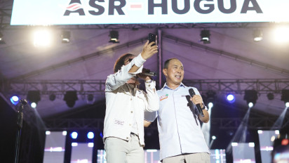 Pasangan Calon Gubernur dan Wakil Gubernur Sulawesi Tenggara, Andi Sumangerukka-Hugua, Gelar Konser Berkah III di Bau Bau