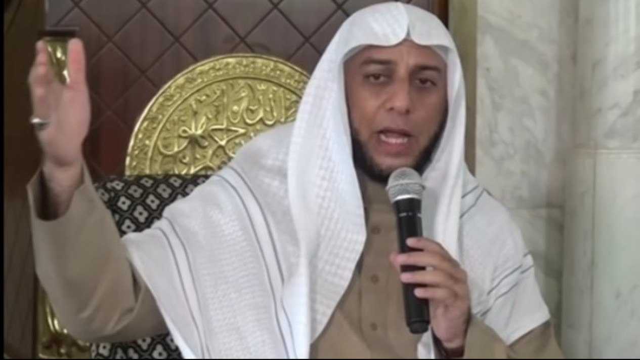 Jika Tak Hafal Banyak Bacaan, Tolong Amalkan Doa Setelah Shalat Kebiasaan Syekh Ali Jaber, Dijamin Hajat Terkabulkan
            - galeri foto