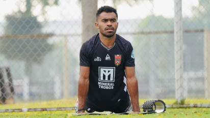 Sempat Pingsan di Tengah Laga, Malut United Berikan Kabar Terbaru Kondisi Yance Sayuri