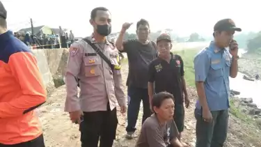 Penemuan 7 mayat mengambang di kali belakang PGP Jatiasih