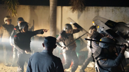 Pengundian Nomor Urut Calon Kepala Daerah di KIP Kota Subulussalam Ricuh, Massa Bentrok dengan Polisi