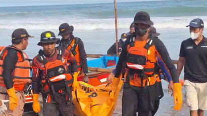 Enam Hari Pencarian, Tim SAR Temukan Satu dari Dua Santri yang Tenggelam di Pantai Pasir Puncu Purworejo