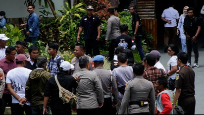 Pendukung Paslon Bupati Torut Ricuh Saat Pengundian Nomor Urut