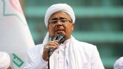 Usai Komentari Isu Pasukan Berani Mati Jokowi, Habib Rizieq Terbang ke Mekkah, Ada Nagita Slavina