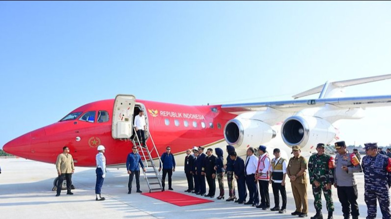 Kemarin Minta Status Bandara IKN VVIP, Kini Presiden Perintahkan Menhub Ubah Jadi Komersial
            - galeri foto