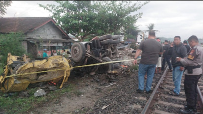 KAI Jelaskan Kronologis Kecelakaan Kereta Taksaka Tertemper Truk di Perlintasan Sentolo- Sedayu