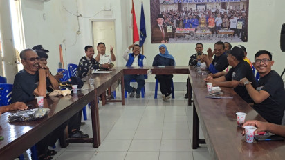 Dicurhati Harga Ikan dan BBM Langka di Lamongan, Khofifah: Akan Ditangani Secara Berkala