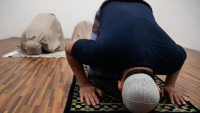 Keutamaan Rezeki dari Shalat Dhuha Ternyata Bukan Jam 8 Pagi, Ustaz Adi Hidayat Katakan di Akhir Waktu