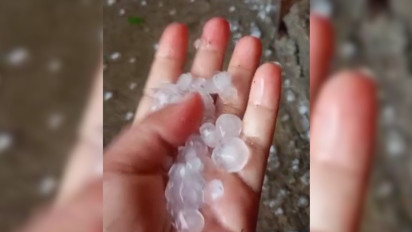 Heboh Hujan Es Landa Dua Kecamatan di Pemalang, Sejumlah Rumah Rusak