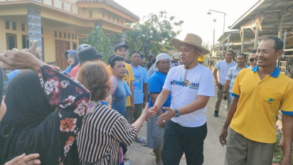Penampilan Nyentrik Ala Koboi, Bambang Hermanto Saat Berkampanye di Indramayu Punya Misi 1.001 Titik Kunjungan