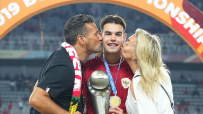 Plek-ketiplek dengan Anaknya, Ayah Jens Raven Akui Surabaya Lebih Panas Dibanding Jakarta