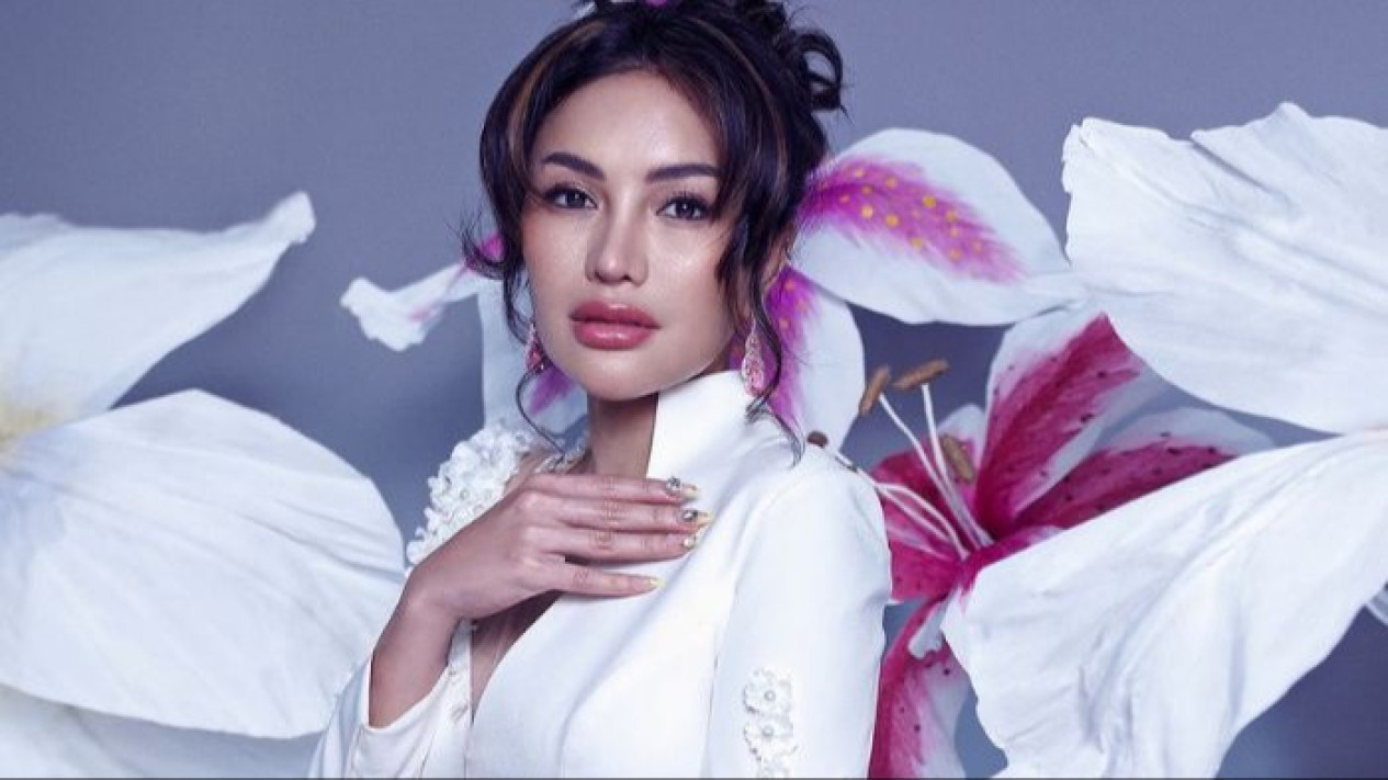 Celotehan Nikita Mirzani Soal Perceraian Baim Wong dan Paula Verhoeven, Tak Terima Disamakan dengan Vadel, Netizen Justru Beri Hujatan
            - galeri foto