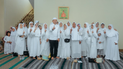 Ratusan Ibu-Ibu Pengajian Doakan Bambang Hermanto Jadi Bupati Indramayu 2024