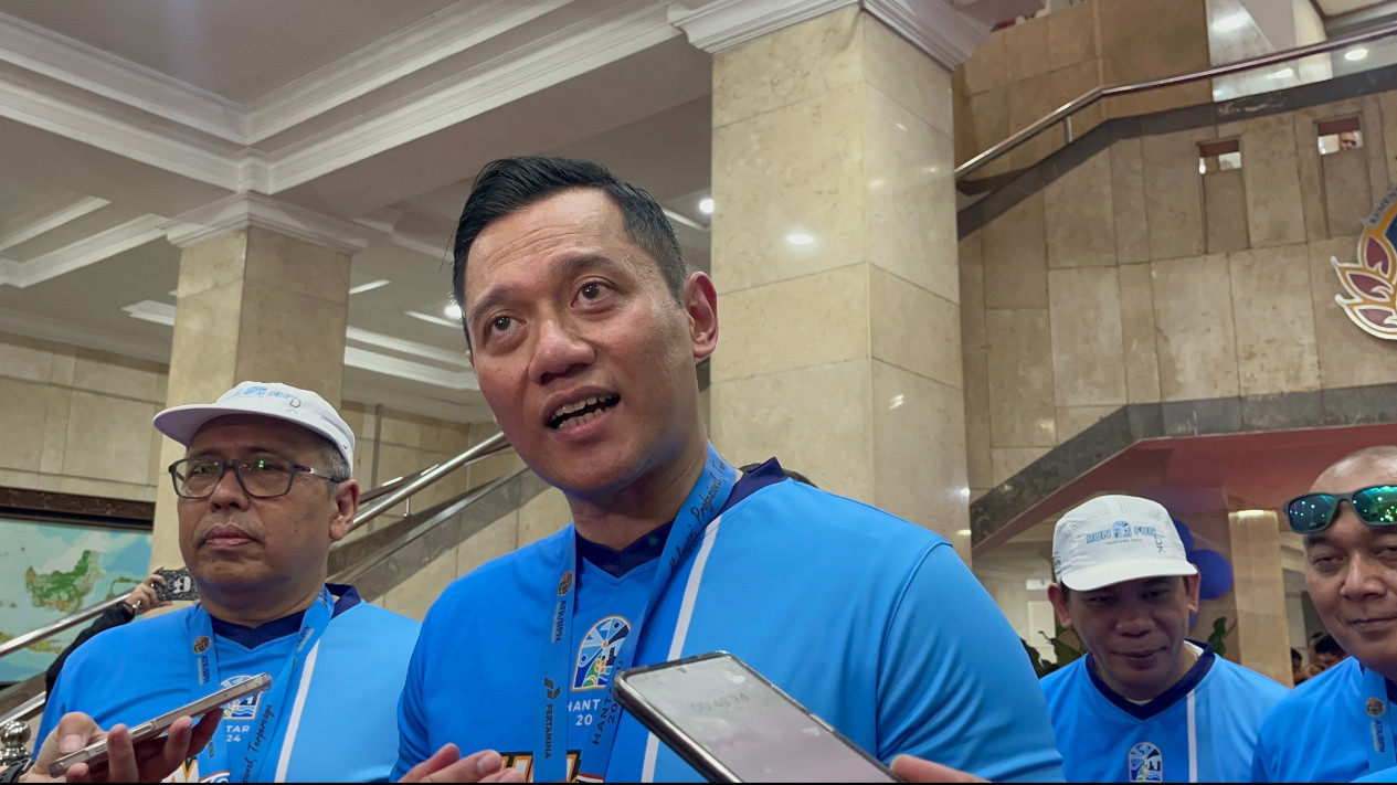 Update Program PTSL, Menteri AHY Ungkap Sudah 118 Juta Bidang Tanah Terdaftar
            - galeri foto