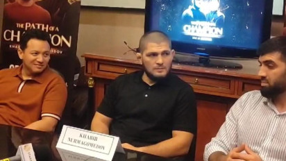 Khabib Nurmagomedov Tak Sabar Sapa Penggemar Indonesia di Path Of A Champions