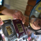 Rebound Tajam! Harga Emas Antam Naik Rp16.000, Buyback Ikut Menguat