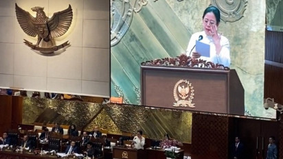 Puan Menangis dan Suaranya Bergetar saat Sampaikan Salam Perpisahan di Rapat Terakhir DPR
