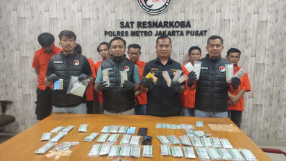 Polisi Dapati Ribuan Obat Terlarang Beredar di Pasar Tanah Abang
