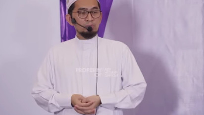 Makmum Baca Al Fatihah Bareng Imam atau Sesudahnya? Ternyata Kata Ustaz Adi Hidayat Sebaiknya...