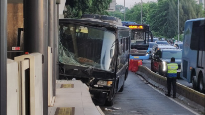Viral Bus Paspampres Tabrak Halte Bus Transjakarta Petamburan, Asintel Kolonel Kav Herman Ungkap Penyebabnya