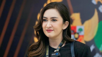 Disumpah Jadi Anggota DPR RI, Artis Cantik Nafa Urbach Akui Perasaannya Campur Aduk: Dari Panggung Hiburan, Melenggang ke Senayan