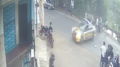 Dramatis! Polisi Kejar Komplotan Pelaku Ganjal ATM, Mobil Patroli Masuk Parit dan Tabrak Pengendara Lain