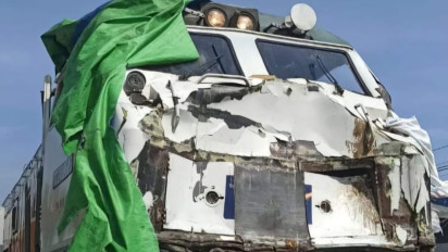 Terserempet Truk di Perlintasan Langsung, KA Pandalungan Relasi Gambir-Jember Terhenti di Probolinggo