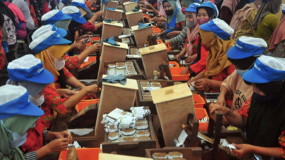 Buru-buru Perampungkan RPMK, Pemerintah Acuh Efek Domino Negatif Pengaturan Rokok Kemasan Polos