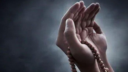 Ustaz Adi Hidayat Bagikan Doa Pelunas Utang yang Diajarkan oleh Rasulullah SAW