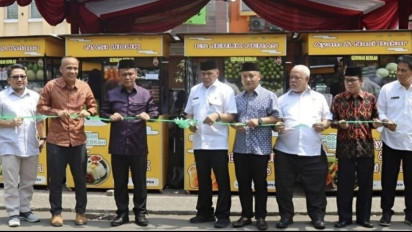 Upaya Mengurangi Angka Kemiskinana di Kota Tangsel, LAZ Al Aqshsa Delatinos Bagikan Gerobak ke Pelaku UMKM Kategori Tak Mampu