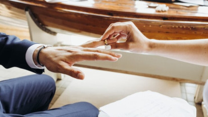 Teks Khutbah Jumat 5 Desember 2025: Peringatan Nikah Siri dengan Suami Orang Tanpa Izin Istri Sah