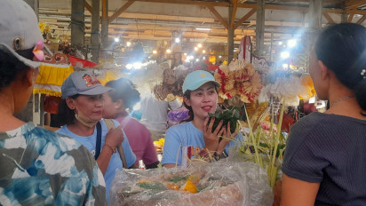 Istri De Gadjah Gerebek Pasar, Sosialisasikan Pasangan Mulia-Pas